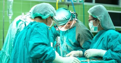 Kết án tù bác sĩ Trung Quốc mổ lấy nội tạng của bệnh nhân trong xe tải