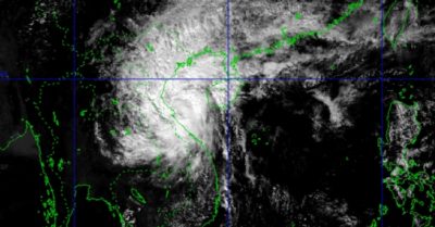 Bão số 13 giảm cấp còn cấp 9-10, tâm bão ngay trên bờ biển Hà Tĩnh đến Quảng Bình