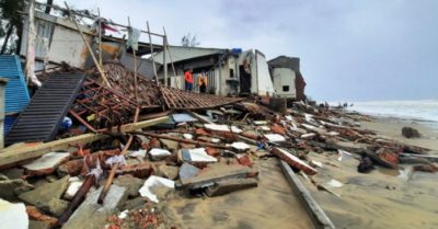 Tin bão số 13 mới nhất 16/11: Huế, Quảng Bình, Quảng Trị 6000 nhà hư hại, tốc mái