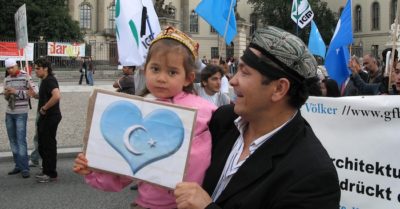 Trung Quốc bị cáo buộc ‘tội diệt chủng’ ở Tân Cương