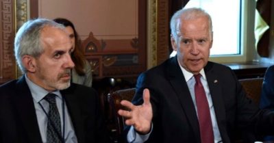 Tổ chức sáng kiến của Biden: Chi 0 đô-la nghiên cứu, triệu đô-la  tiền lương rồi dừng hoạt động