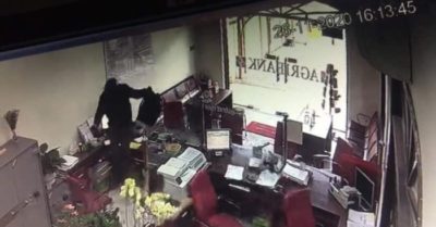 Đồng Nai: Truy bắt kẻ bịt mặt, cầm hung khí xông vào ngân hàng Agribank hô to “lựu đạn đây”