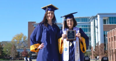 Cụ bà 75 tuổi tốt nghiệp đại học cùng cháu gái 22 tuổi: Không bao giờ là quá muộn