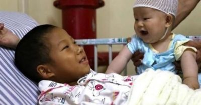 Ba điều mong ước cuối cùng của cậu bé 7 tuổi nhường sự sống cho em trai