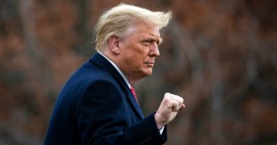 Tin tức 26/12: Sóng gió chính trường Mỹ trong dịp nghỉ lễ; TT Trump có lòng dũng cảm như sư tử…