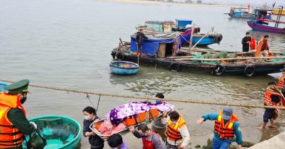 Cứu sống 7 thuyền viên tàu cá bị tàu hàng đâm chìm