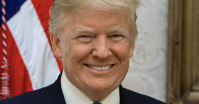 VIDEO: Tượng vàng của cựu Tổng thống Trump xuất hiện tại CPAC