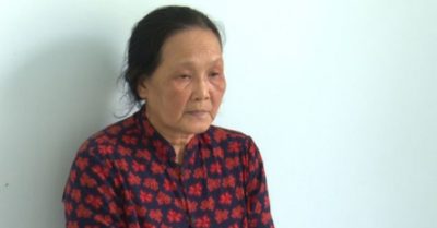 Bắt người phụ nữ 62 tuổi cướp dây chuyền của bé 2 tuổi