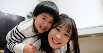 Dạy con cách đối xử tốt với các thành viên trong gia đình và những người khác