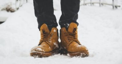 Bí quyết giữ bàn chân ấm khi đi ngoài trời lạnh