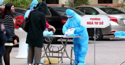 Lấy mẫu xét nghiệm người từ Hải Dương về Hà Nội: ‘Có thể lên tới 50.000 người’