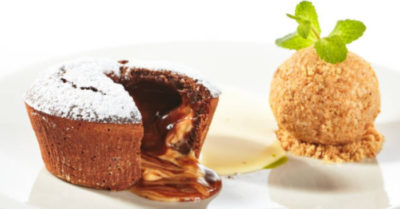 Bánh sô cô la caramel nóng chảy cho ngày lễ tình yêu