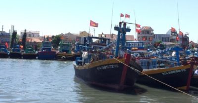 Bình Thuận: Chìm tàu cá, 3 người chết, 2 người mất tích