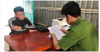 Chỉ vì mâu thuẫn khi đi uống cà phê, hai nhóm người vào trường bắt học sinh chở đến nơi vắng rồi đánh