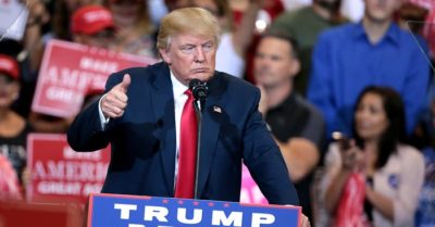 Ông Trump đối đầu Nhà nước ngầm, đưa nước Mỹ vĩ đại trở lại