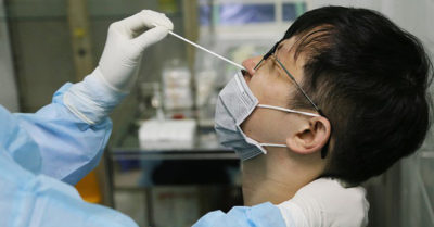 Tin tức 17/2: Hải Phòng dừng tiếp nhận hàng hóa và công dân từ Hải Dương; Mỹ có 653 trường hợp tử vong sau khi tiêm vắc-xin Covid-19; Biến thể Covid mới với các đột biến tiềm ẩn đáng lo ngại vừa được tìm thấy ở Anh…
