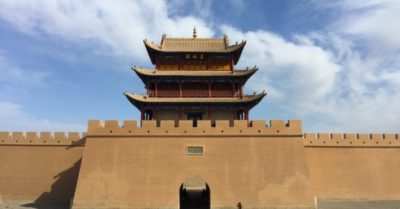 Viên gạch thừa bí ẩn, không ai dám di chuyển qua hàng thế kỷ