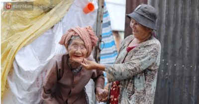 Bà lão miền Tây ở vậy nuôi mẹ: ‘Đợi má mất sẽ lấy chồng, dè đâu má thọ 100 tuổi’