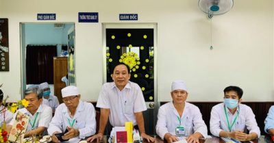 Tin tức 10/4: Giám đốc bệnh viện thuê giang hồ đánh ghen, giết nhầm chính vợ mình; Nam sinh bị chẩn đoán rối loạn tinh thần sau khi hút thuốc lá điện tử; Kiếm được 20 tỷ USD rồi đánh mất trắng chỉ trong 2 ngày…