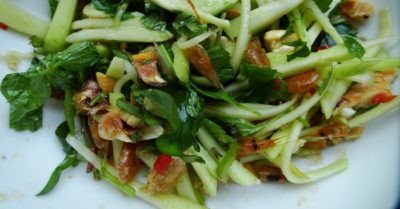 Món nộm xoài xanh ngon giòn, giải nhiệt cho mùa hè