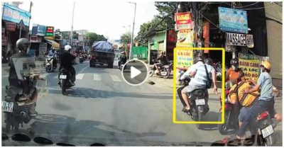 Video: Bị giật dây chuyền bất ngờ, 2 người đi xe máy suýt ngã vào đầu ôtô