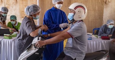 Tin tức 8/5: Nữ nhân viên y tế tại An Giang qua đời vì tiêm vaccine COVID-19; Malaysia cấm dân di chuyển trong 1 tháng vì Covid-19…