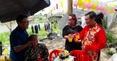 Vợ chồng ‘khờ’ đám cưới chỉ 1 bàn tiệc, ân cần chăm sóc, bảo vệ nhau: Hạnh phúc thực sự có cần khôn ngoan và giàu có?