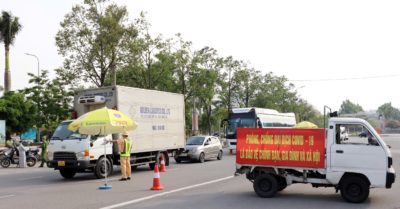 Tin tức sáng 4/7: Thêm 267 ca, kỷ lục hơn 900 ca nhiễm trong 24h; TP.HCM dẫn đầu cả nước về số ca Covid-19; Nữ điều dưỡng dương tính với SARS-CoV-2 đã tiêm 2 mũi vắc xin phòng Covid-19…