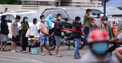 Doanh nghiệp, người dân kêu mệt vì giấy thông hành