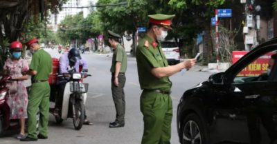 Tin tức sáng 31/7: Thêm 4.060 ca; Bộ trưởng Bộ Y tế: “biến chủng Delta gây ra áp lực quá tải cho hệ thống y tế”; Cấp tốc xây dựng bệnh viện dã chiến 700 giường ở Hà Nội…