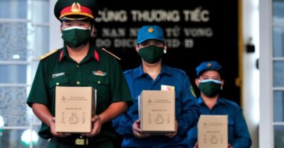 Tin tức sáng 18/8: Số ca nhiễm Bình Dương tương đương Sài Gòn trong khi dân số chỉ bằng 1/4; Hơn 4.400 ca cộng đồng một ngày – mức cao đáng sợ…