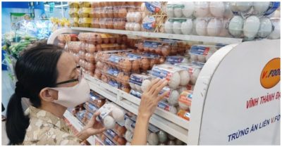 Tối 4/8 có 3.351 ca Covid-19, thêm 256  người tử vong; ‘Người nghèo mới xài nhiều trứng, tôi không đồng ý tăng giá’