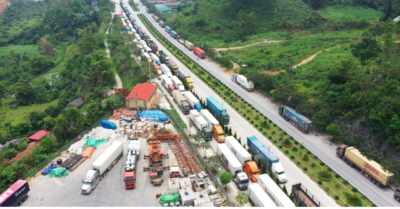 Nông sản trong nước ùn ứ, rau quả nhập từ Trung Quốc tăng mạnh