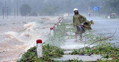 Bão số 5 giật cấp 13 ngay trên vùng biển từ Quảng Trị đến Quảng Ngãi