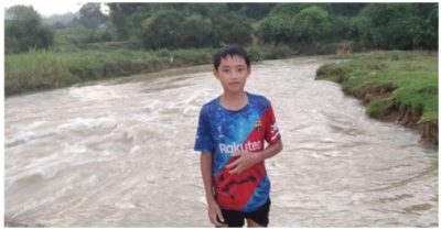 Thấy bé gái chới với giữa dòng sông, nam sinh lớp 7 nhảy xuống cứu lên bờ