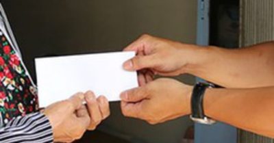 Điều tra cán bộ phường ở Sài Gòn đưa nhiều người thân vào danh sách nhận hỗ trợ Covid-19