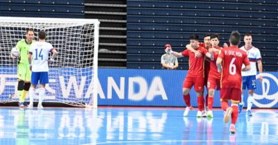 Việt Nam ghi bàn thắng hiếm thấy ở Futsal World Cup; tiền vệ Nga thừa nhận “thấy lo sợ”