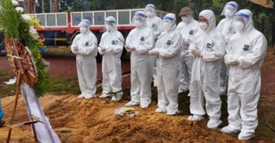 Tin nhanh 21/9: Nhà đòn không nhận việc, lãnh đạo xã khiêng bệnh nhân Covid-19 đi chôn; Phú Quốc có nhiều ca cộng đồng ngay khi nới lỏng