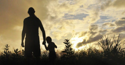 10 dấu hiệu của một người cha tốt