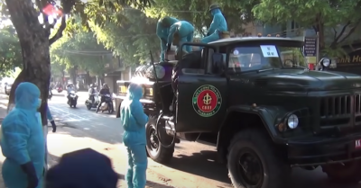 Việt Nam cần tháo giãn cách, chấp nhận sống chung với dịch