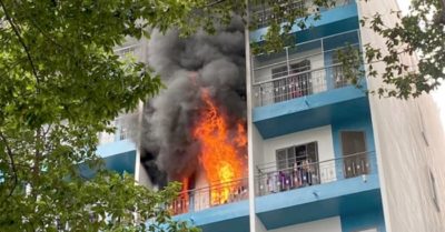 Video: Cháy ký túc xá trường đại học, sinh viên ôm đồ tháo chạy