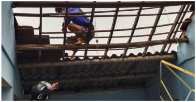 Lốc xoáy kèm mưa lớn ập vào giữa đêm làm tốc mái hơn 90 nhà dân Quảng Ngãi