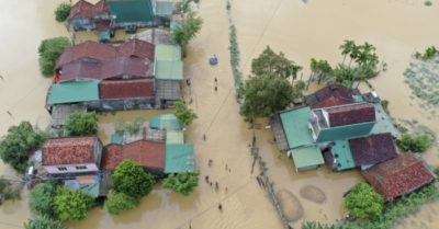 Mưa lớn kỷ lục 12 năm qua, hàng nghìn người dân Quảng Ngãi “chạy lũ”
