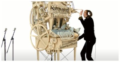 Video: Giai điệu đặc biệt của cỗ máy phát nhạc bằng 2.000 viên bi