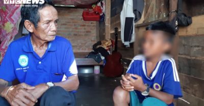 Cách chức hiệu trưởng “giam” học bạ của học trò nghèo vì nợ tiền quỹ