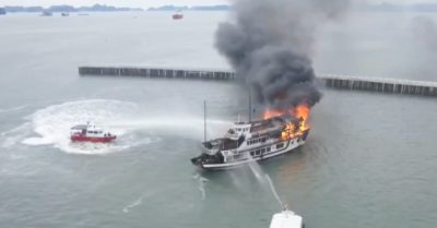 Tin tức tối 22/11: Thêm hơn 10.000 ca Covid-19; Cháy 2 tàu du lịch ở vịnh Hạ Long; Lao xe vào đoàn diễu hành, 45 người thương vong