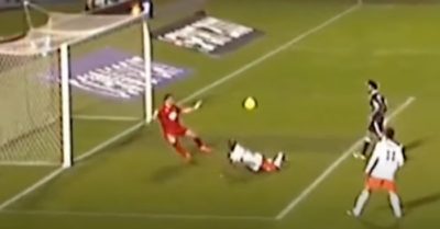 Video: Pha đánh đầu IQ 2000 lừa thủ môn