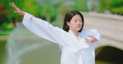 Tập Pháp Luân Công bài 1, tại sao có thể trăm mạch đả thông