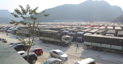 Hàng trăm lái xe đón giao thừa ở vùng biên xứ Lạng