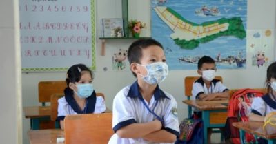 7.500 học sinh ở TP. HCM rút học bạ chuyển về quê